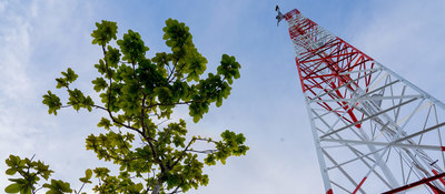 Foto de antena de comunicaciones