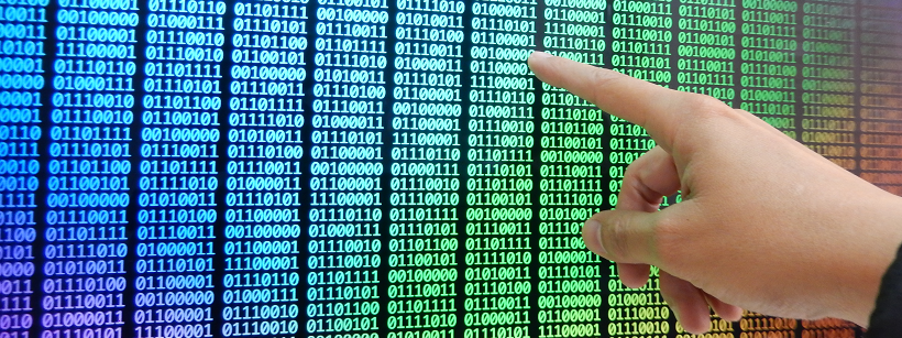 Pantalla con código binario Pantalla con código binario