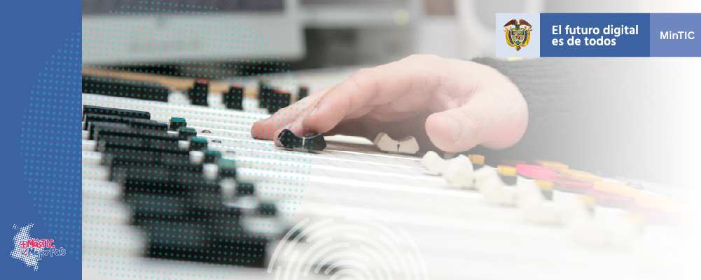 Emisoras comerciales AM y FM Emisoras comerciales AM y FM