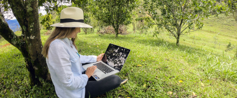 Ministerio TIC publica pliegos definitivos del proyecto que conectará hasta 1.000 zonas rurales del país Ministerio TIC publica pliegos definitivos del proyecto que conectará hasta 1.000 zonas rurales del país