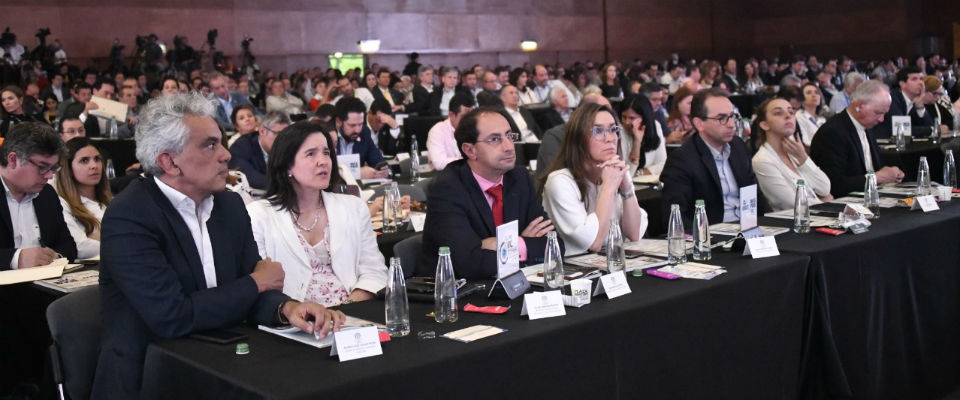 Ministra TIC presente en la Asamblea de la ANDI