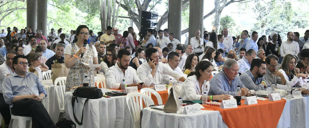 Ministra TIC, Sylvia Constaín, en el Taller Construyendo País en Cali