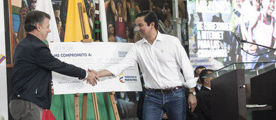 Presidente Juan Manuel Santos y ministro TIC David Luna en jornada ´Estamos Cumpliendo´