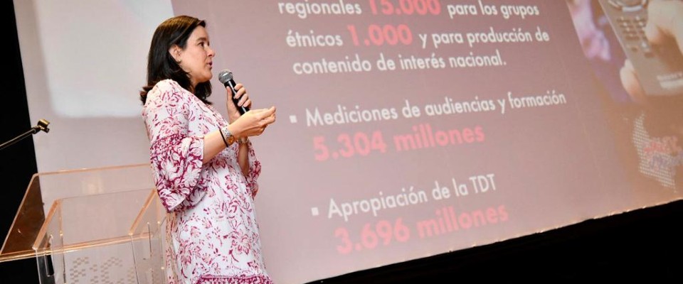 Ministra Sylvia Constaín