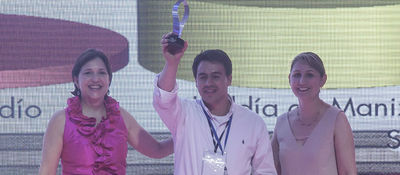 María Isabel Mejía y Johanna Pimiento en Premios ExcelGEL