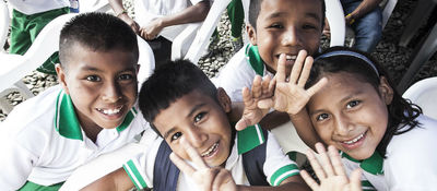 Niños beneficiados con Kiosco Vive Digital