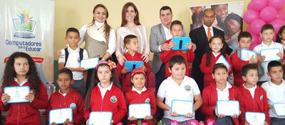 Entrega de Tabletas Para Educar a sedes educativas de Filandia