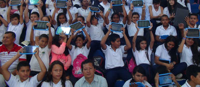 Entrega de tabletas