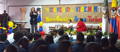 Viceministra TIC - María Carolina Hoyos en entrega de tabletas en Manizales