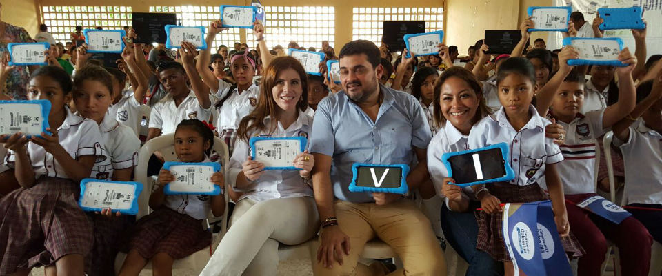 Entrega de tabletas en el departamento de Córdoba Entrega de tabletas en el departamento de Córdoba