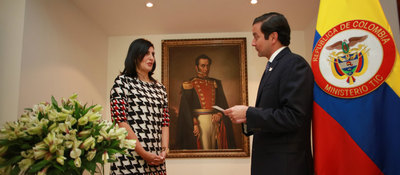 Martha Liliana Suárez asumiendo nuevo cargo ante Ministro TIC David Luna
