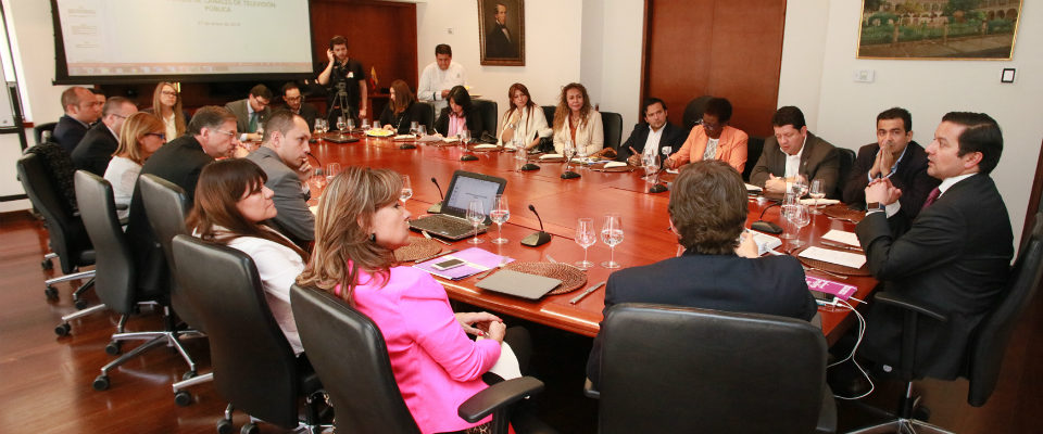 David Luna reunido con los directores de los canales regionales David Luna reunido con los directores de los canales regionales