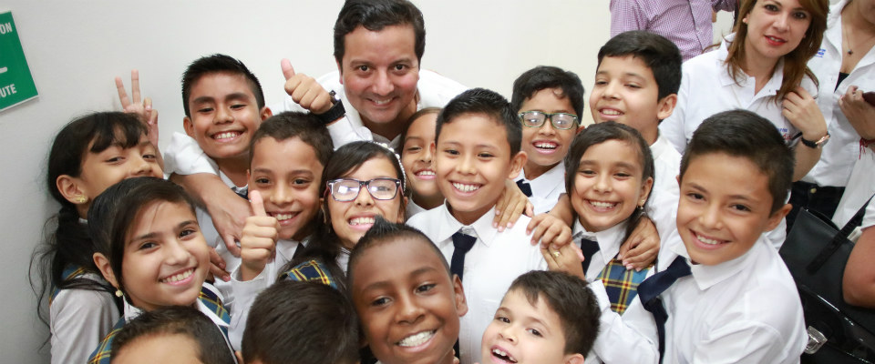 Colegio de la Policía Nacional en Bucaramanga estrena Punto Vive Digital