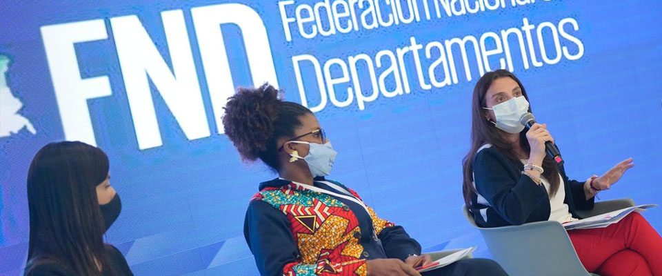 Ministra de las TIC Karen Abudinen en la Cumbre de Gobernadores