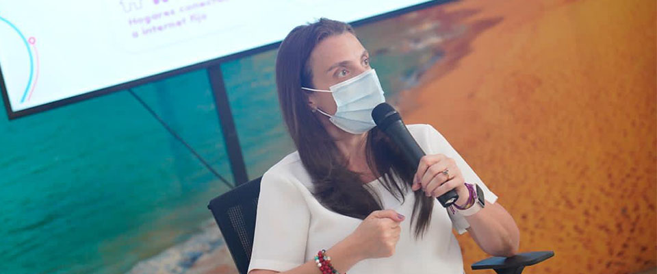 La Ministra TIC, Karen Abudinen.