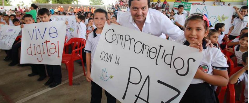 Ministro TIC David Luna, celebró la firma final del acuerdo de paz entre el Gobierno y las Farc Ministro TIC David Luna, celebró la firma final del acuerdo de paz entre el Gobierno y las Farc
