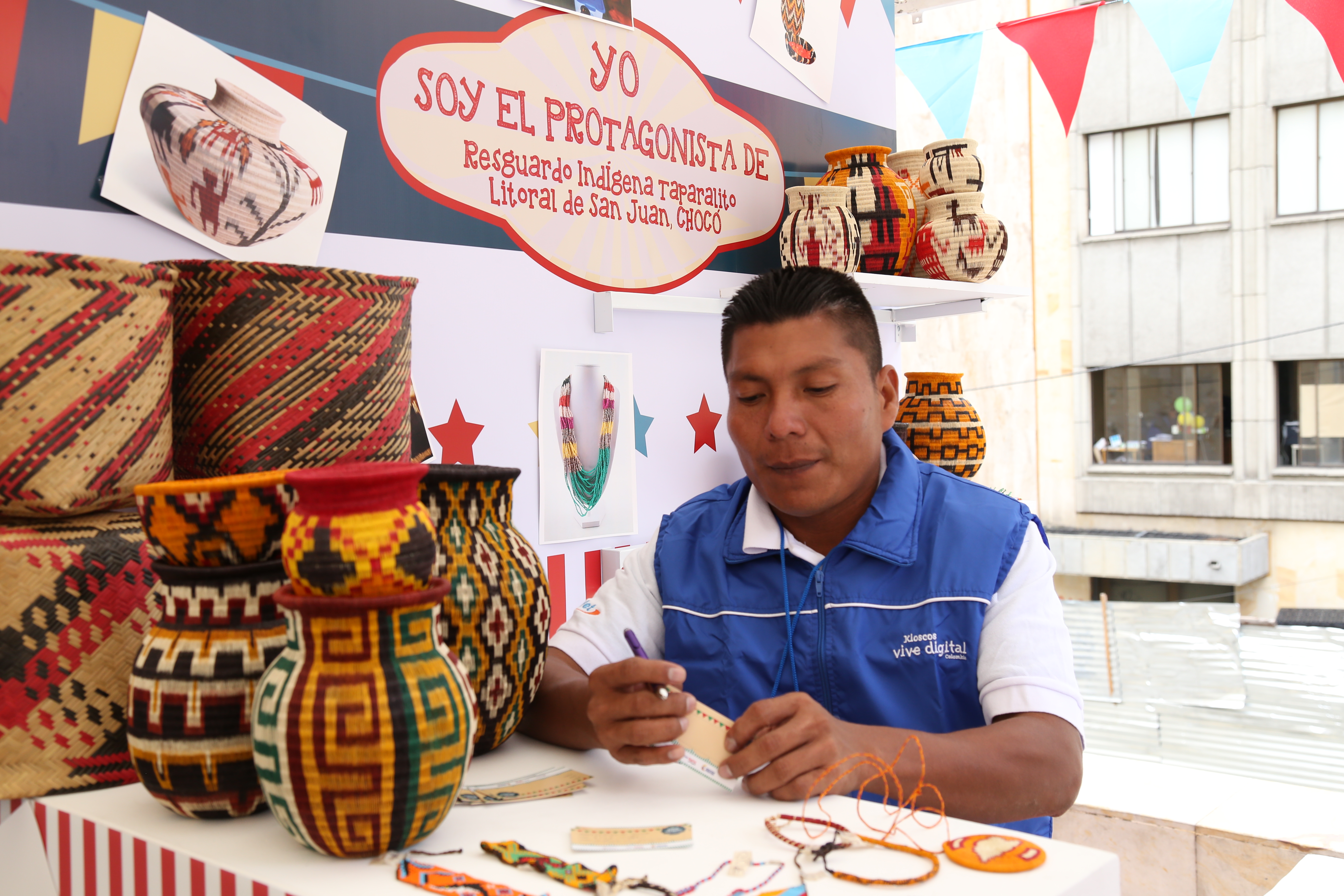 Bazar de emprendedores Kiosco Vive Digital