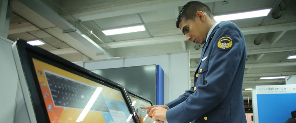 La estrategia digital de la FAC toma vuelo con dos aplicaciones propias