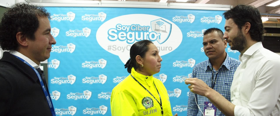 Viceministro TI visita los stands de Colombia 4.0