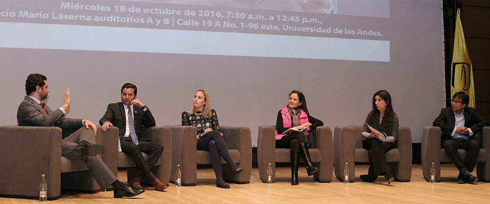 Ministro David Luna ,acciones para combatir el ciberacoso