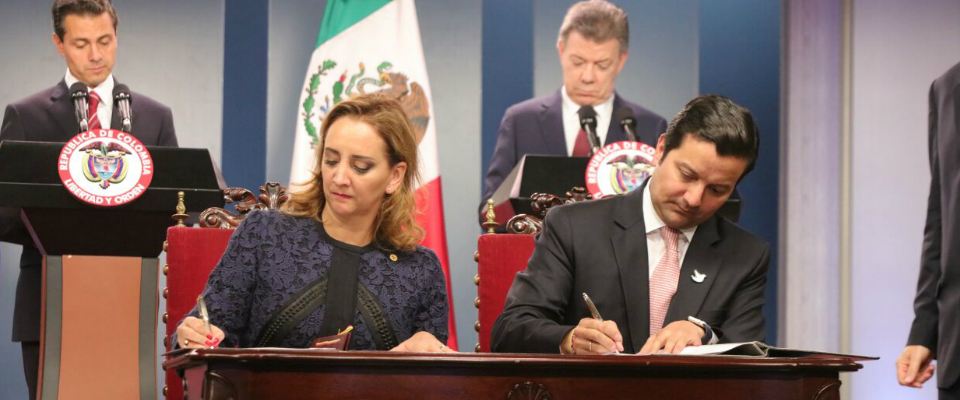 Ministro de Tecnologías de la Información y las Comunicaciones (TIC), David Luna, y la Secretaria de Relaciones Exteriores de México, Claudia Ruiz Massieu.