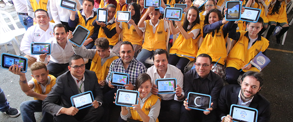 MinTIC entrega tabletas en Itagüí que beneficiarán a más de 29.000 estudiantes