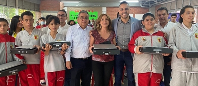 MinTIC, Primax y ‘Computadores para Educar’ entregaron 30 computadores a I.E Dinamarca en Medellín