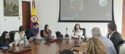 Ministra TIC invitó a operadores a trabajar juntos para llevar mayor conectividad a las zonas apartadas del país