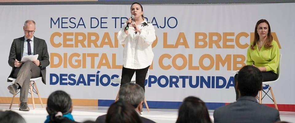 En Soacha, MinTIC escuchó necesidades de la comunidad para enfrentar retos del cierre de la brecha digital