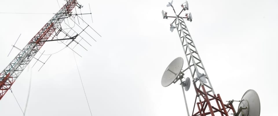 foto de antenas de telecomunicaciones
