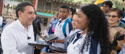 Con 2.160 computadores entregados en región se cumple el primer mes de gestión del Ministro TIC