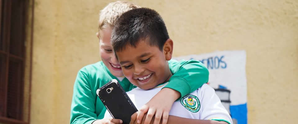 704 instituciones educativas rurales de Antioquia ya cuentan con acceso a Internet gratuito gracias a los Centros Digitales 704 instituciones educativas rurales de Antioquia ya cuentan con acceso a Internet gratuito gracias a los Centros Digitales
