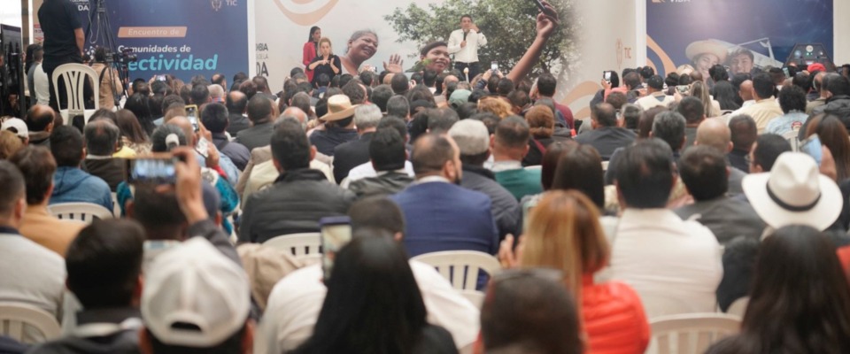 Foto de Ministro TIC Mauricio Lizcano en conferencia donde socializó el programa ‘Comunidades de Conectividad’