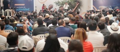 Foto de Ministro TIC Mauricio Lizcano en conferencia donde socializó el programa ‘Comunidades de Conectividad’