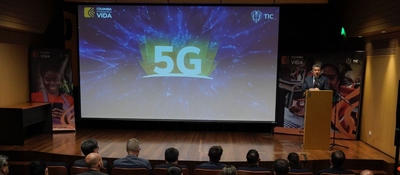 Foto en encuentro de una imagen de promoción de la subasta del 5G