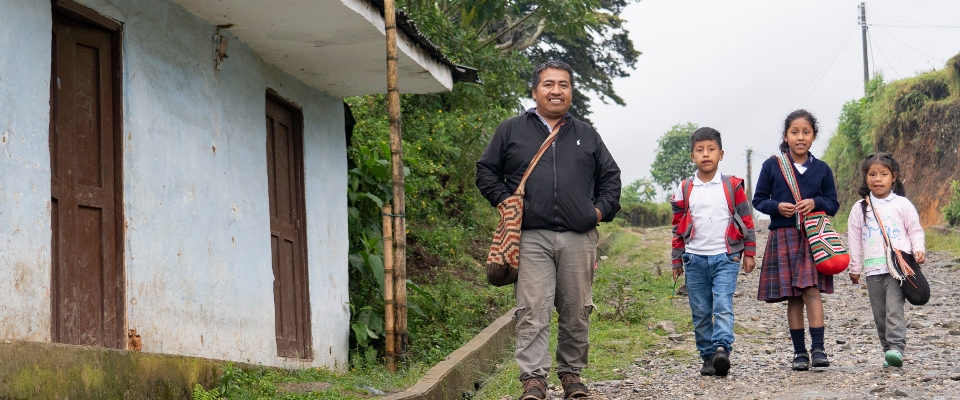Foto de familia campesina sonriendo