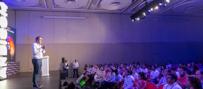 Foto del Ministro TIC Mauricio Lizcano en evento de cierre de Andicom 2023