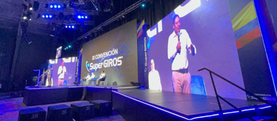 Foto de Ministro TIC presentando en convención de Supergiros 2023