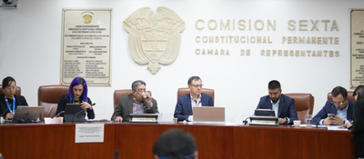 Foto de representantes del sector y la industria TI en audiencia de la Comisión Sexta de la Cámara de Representantes