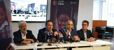 Foto del ministro TIC en reunión con Millicom y EPM