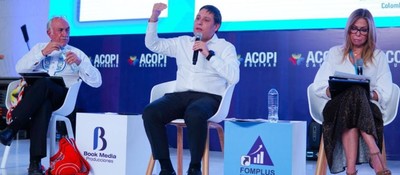 Foto del  Ministro TIC Mauricio Lizcano en en el 68° Congreso Nacional de Acopi