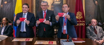 Foto del Ministro TIC Mauricio Lizcano en la conmemoración de los 370 años de la Universidad del Rosario