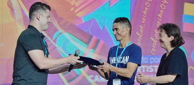 Foto de homenaje a Nelson Ramírez