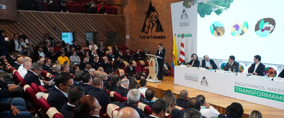 Foto del ministro TIC, Mauricio Lizcano en el Congreso de la Federación de Cafeteros