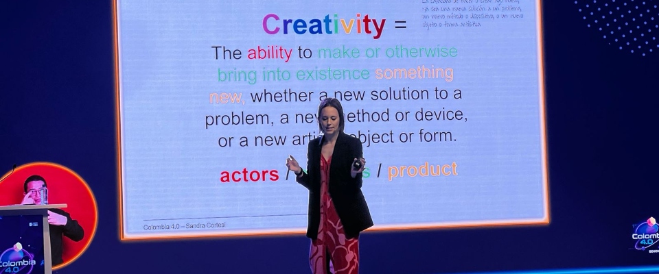 Foto de la presentación de Sandra Cortesi