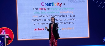 Foto de la presentación de Sandra Cortesi