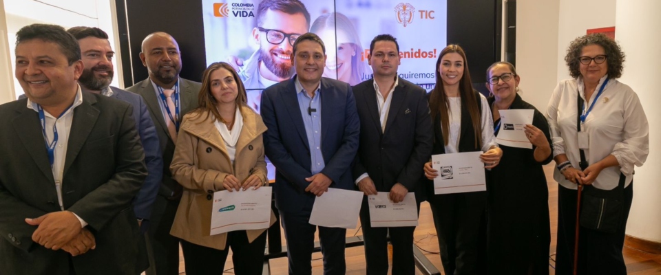 Foto de asistentes a la reunión