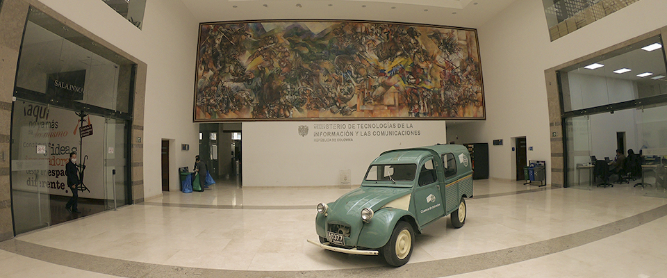 Foto del interior del edificio del Ministerio TIC