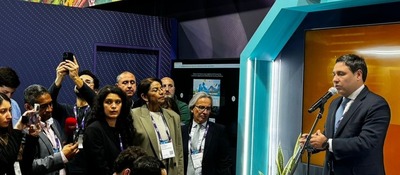 Foto de ministro TIC, Mauricio Lizcano en rueda de prensa