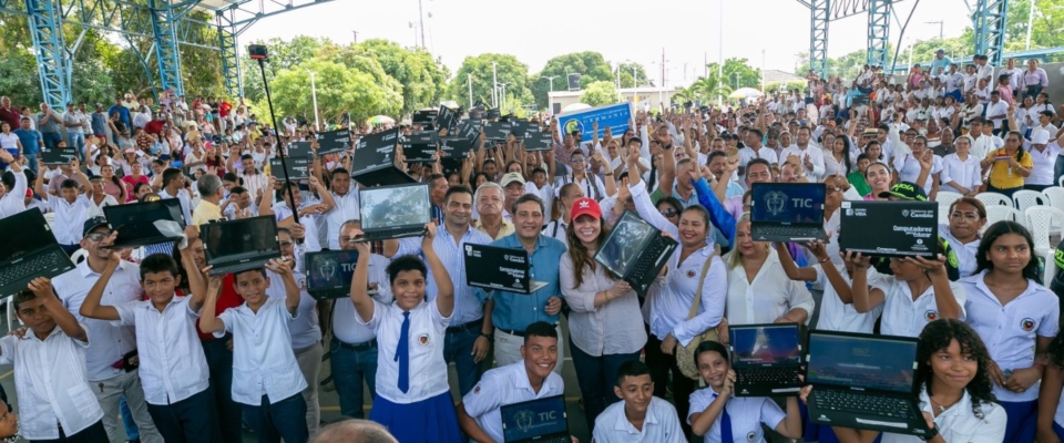 Foto de ciudadanos beneficiarios Foto de ciudadanos beneficiarios